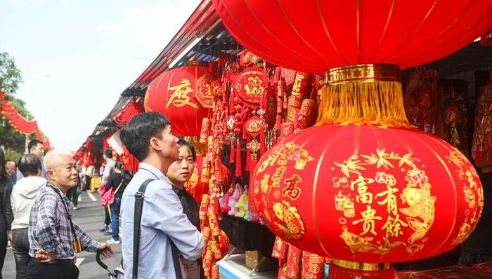 南沙迎春花市拉开帷幕，花市一直持续到2月3日