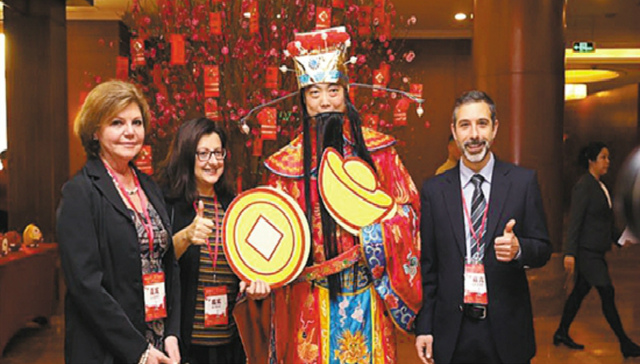 羊城掀起“喜庆洋流”