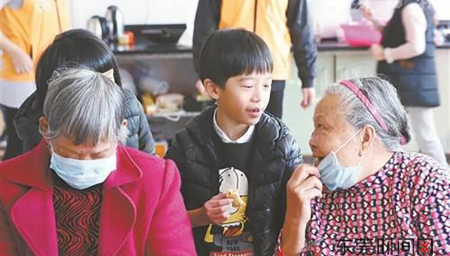 油角糖环香气飘，东莞大街小巷年味浓