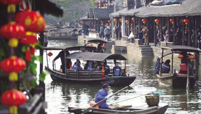 春节期间消费市场火爆，出境游人次同比增三成