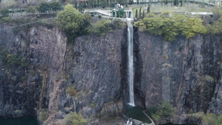 揭秘上海“深坑酒店”