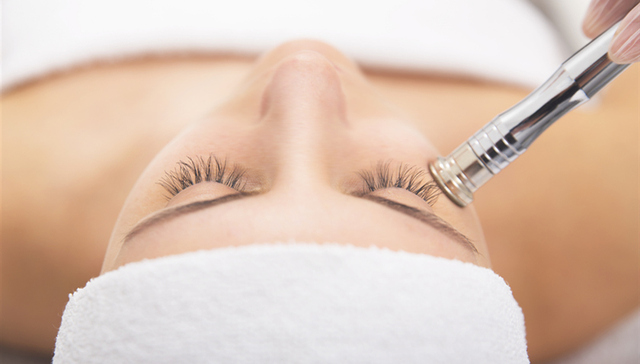 “颜值经济”成新风口，医美行业直面拐点