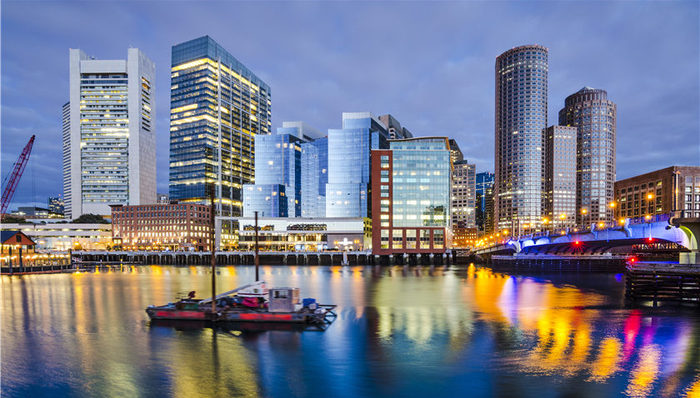 宽宽宽，华为折叠屏重庆版广告被截胡了……