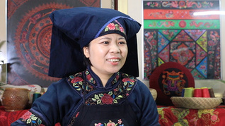 广西绣娘辞职回乡无偿教妇女刺绣，如今斩获国际大奖