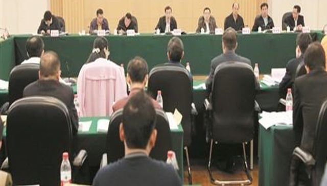 肖亚非：加快推进农村人居环境整治工作