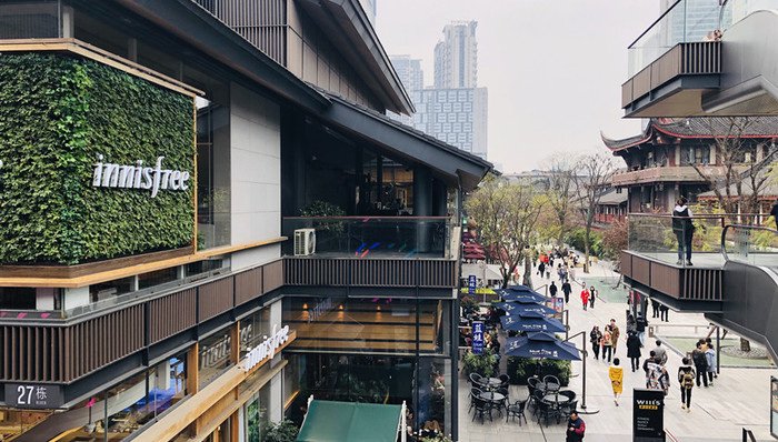 女装品牌加码医美，“泛时尚产业互联生态圈”概念引质疑