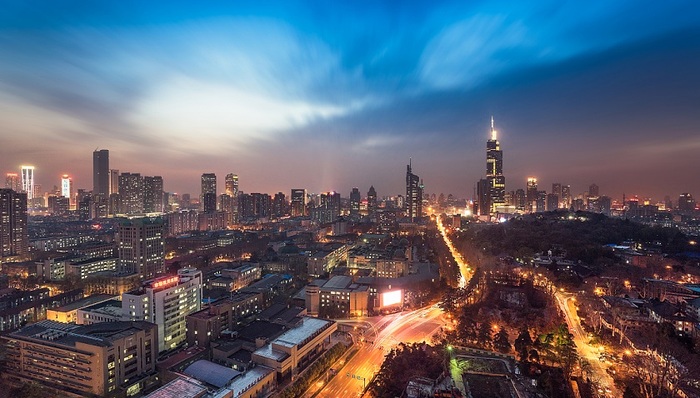 《中国城市群一体化报告》建议稳就业优先三大城市群