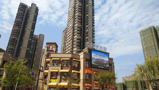 兴宁东漫生活不用赶 商圈在手繁华都有