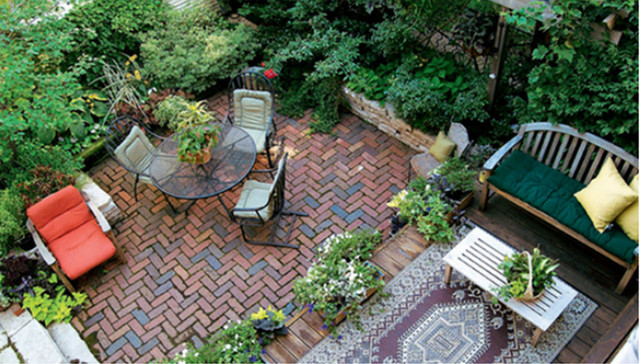 出入繁华里，旭辉江山青林半为居者坚守生活本真