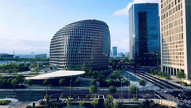 争夺龙头，物业企业加速跑马圈地