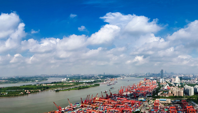 广州黄埔港加速蝶变，开启黄金十公里岸线