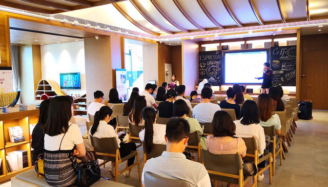 南宁媒体大咖亲探中南·紫云集  揭秘品质生活新方式