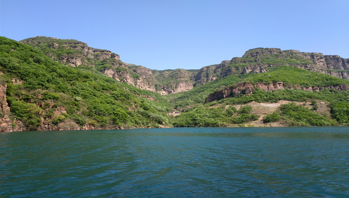 山东“黑马”景区创“拥抱节”，揽客近10万