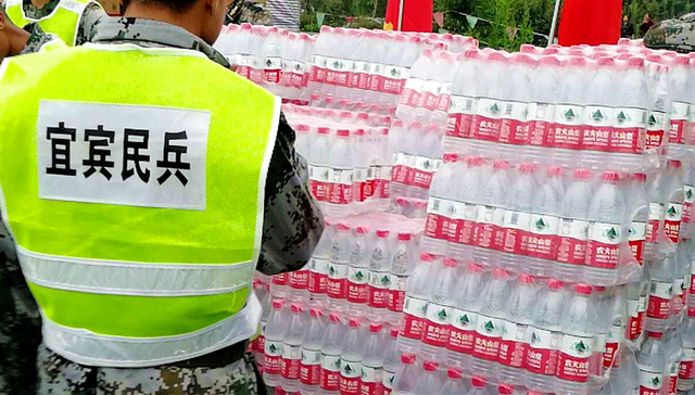 多方企业启动应急救援机制，第一批物资抵达长宁