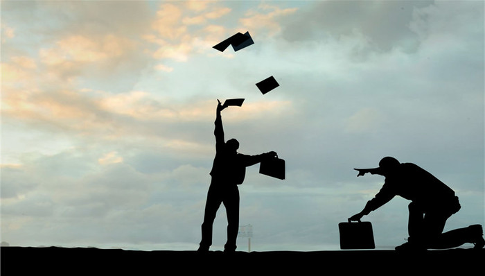 新城控股王振华辞去董事及公司一切职务，独董同时辞任