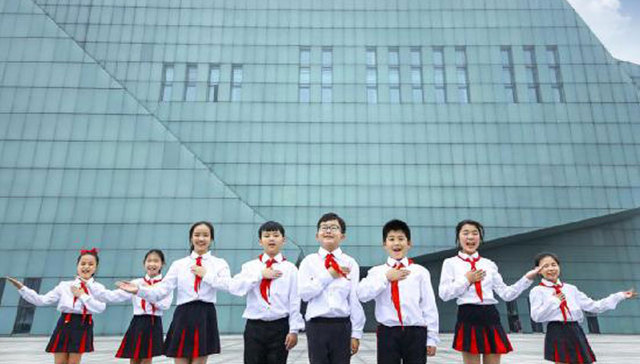 金科集团携十城百家合唱团唱响美好