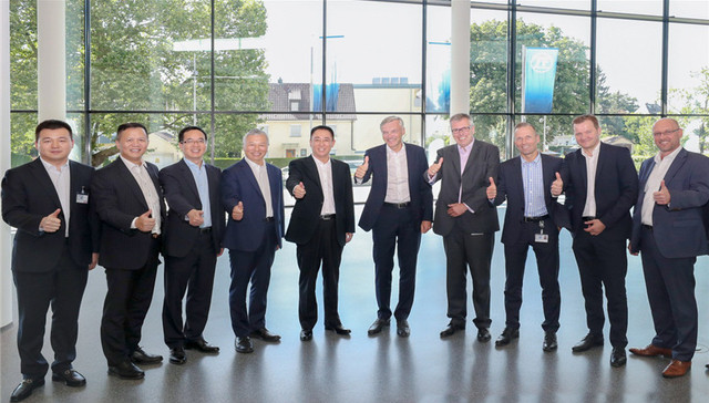 许家印德国行：奔赴三地考察四大汽车技术巨头