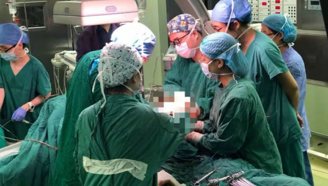 产妇主动脉夹层破裂情况危急，两医院接力五小时生死救援