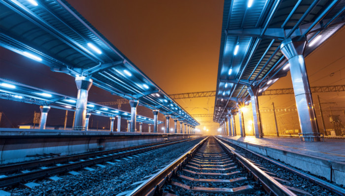 川南城际铁路高坡双线大桥今晨4点合龙