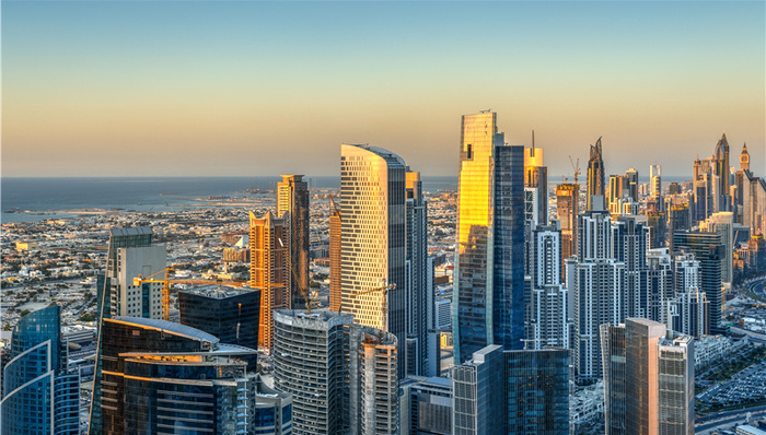 上海临港新片区揭牌 证券保险业放宽投资限制