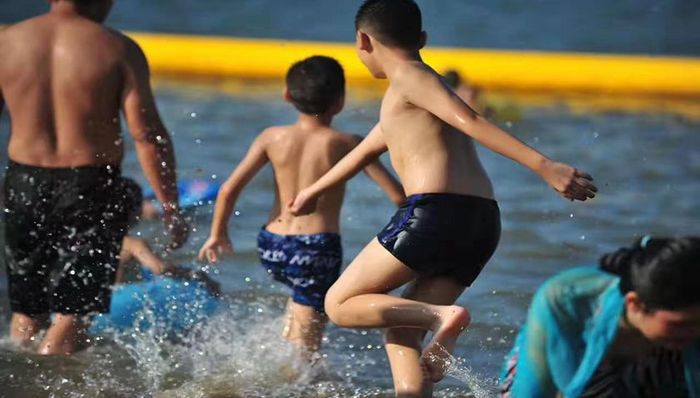 游泳正成海南中小学生必备技能