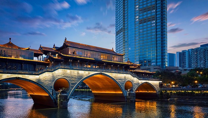世界城市的拓展新路：如何为新城赋予新角色