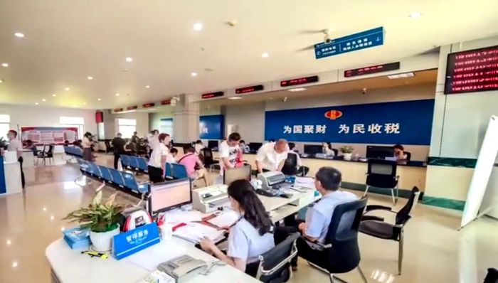 海口减税降费政策落实，患者用上“平价药”