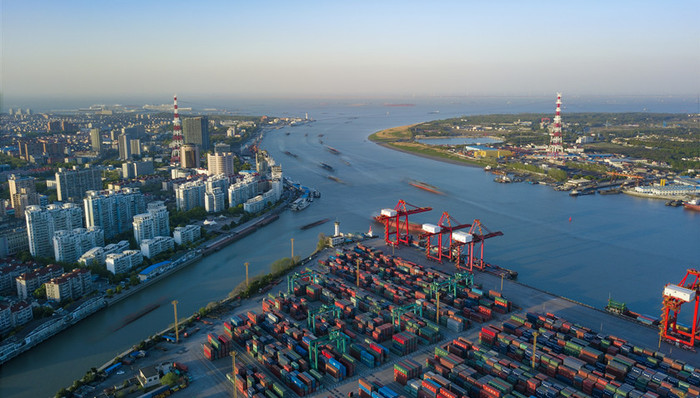 上海临港新片区引进国外人才等11条政策落地