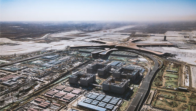 北京新机场首航 揭秘临空经济人才梯队需求
