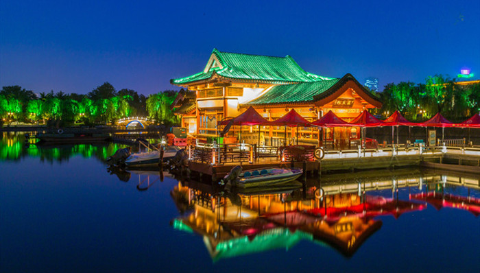 济南8景区纳客172万人，夜旅游持续发力