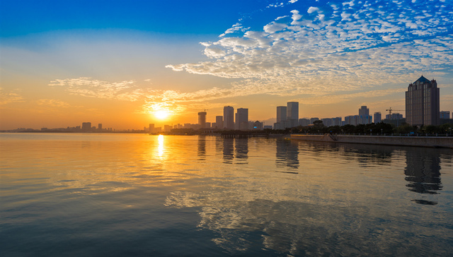 评论 | 六问红岛：划回城阳？前景几何？