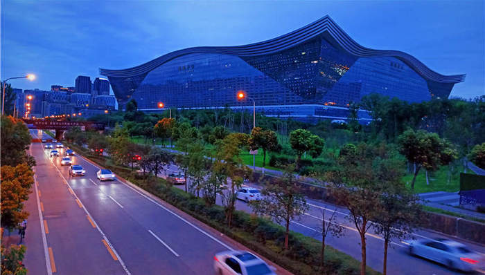 云南城投152.69亿转让成都两项目51%股权，融创或接盘