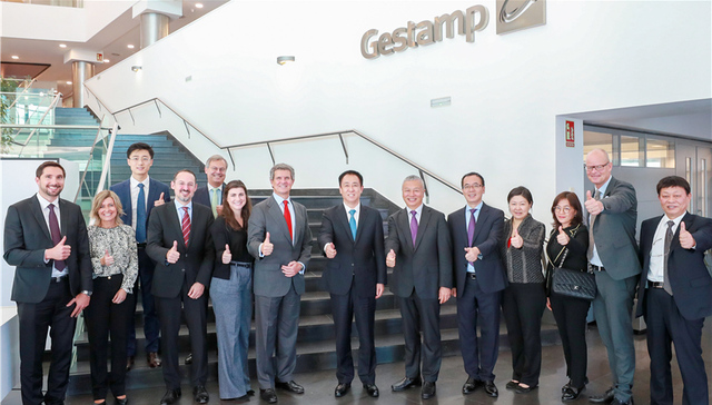 许家印赴三国考察12家零部件龙头  恒大“换道超车”再提速