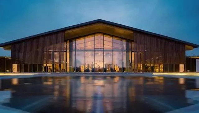 官宣了！让美好（）（）？答案是“奔驰”！