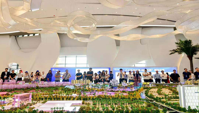 宝龙携手媒体共赴海口，共享环球100宝龙城欢乐精彩