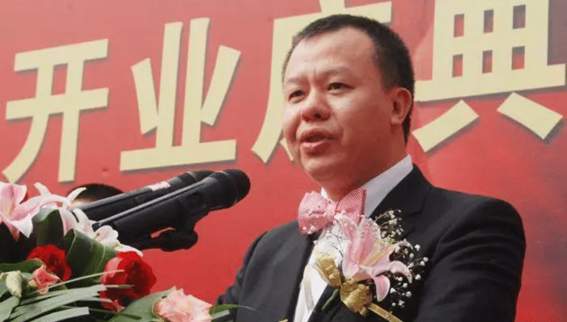 起底“举牌狂人”黄茂如