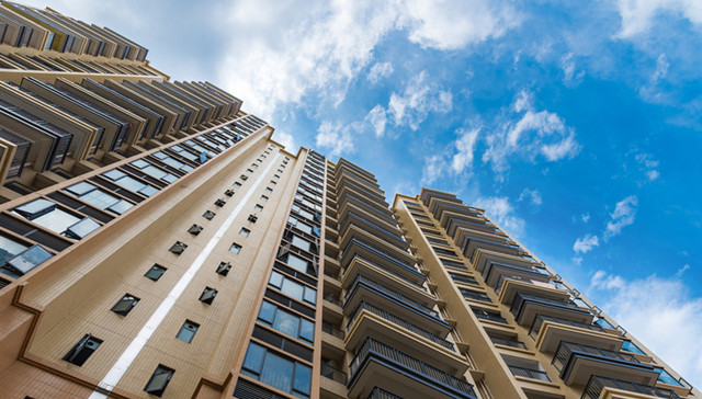 青岛一周楼市成交均价降8.5%，仅3个楼盘卖过百套