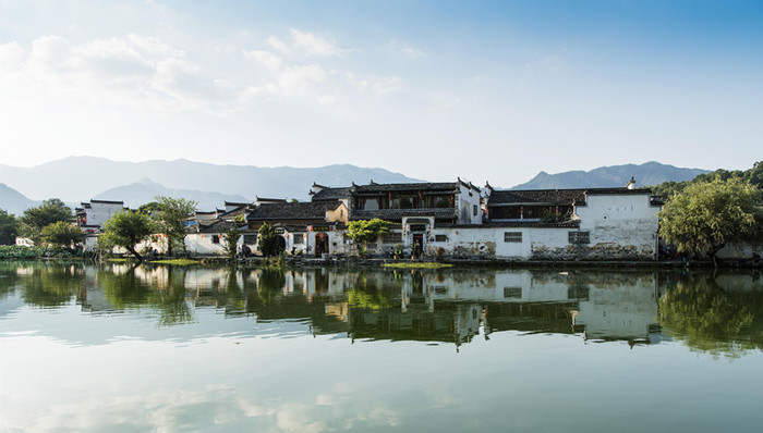 安徽“地产一哥”：艰难的地王项目和滞缓的业绩增长