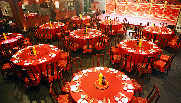 餐厅预定一桌难求，外卖和半成品菜成年夜饭新“宠儿”
