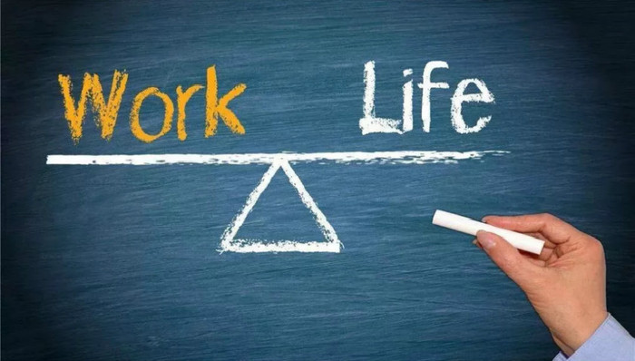 从“直播卖房”到“无理由退房” 房企营销新招能否刺激线上销售？