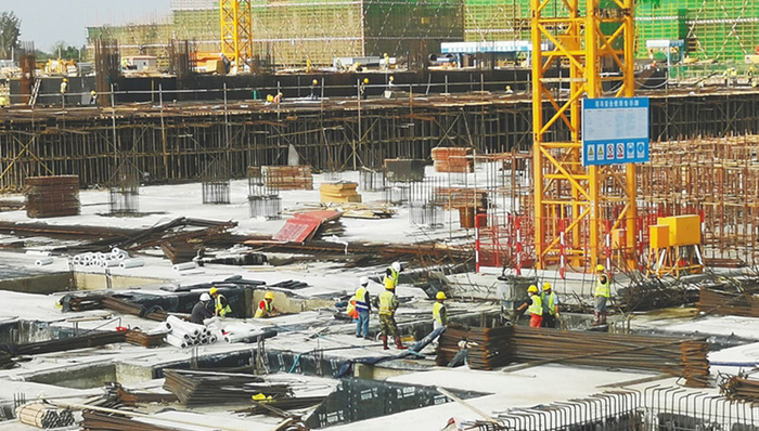 海口江东新区省委党校新校区项目三栋建筑主体封顶