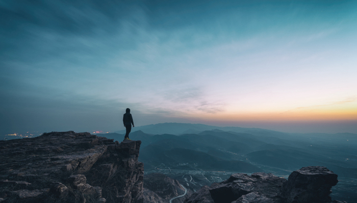 人生如海：有阴冷的水域，也有轻柔的洋流 | 好书推荐