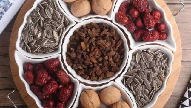 休闲食品,洽洽瓜子,每日坚果,资本市场