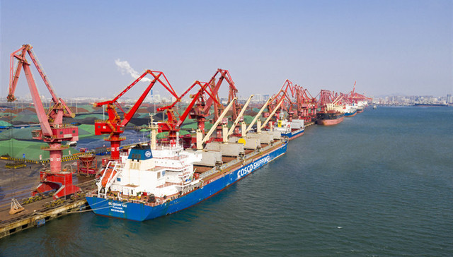 助力中国铝业原料供应安全，山东港口日照港几内亚博法项目首船铝土矿正式接卸