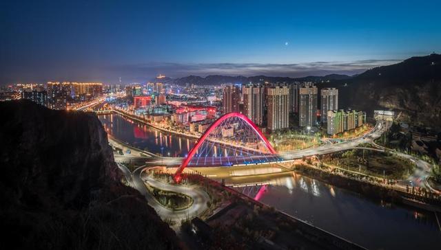 大名城：监事会主席王文贵子女违规买卖股票 短线交易收益8320元