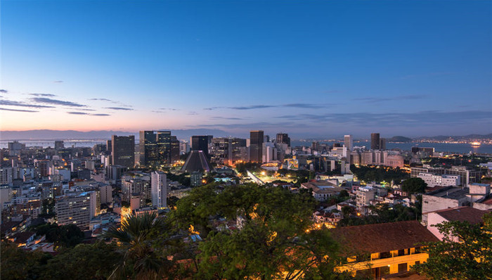 朗诗不会分拆代建业务上市，田明称想把小股操盘模式做好