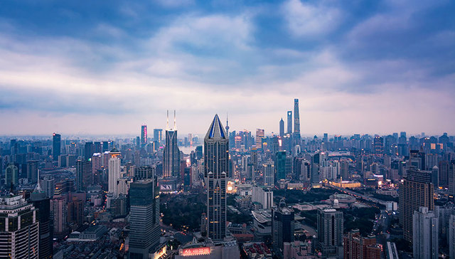 王石携万科员工捐赠2亿股万科股票予清华教育基金会，股权市值53亿