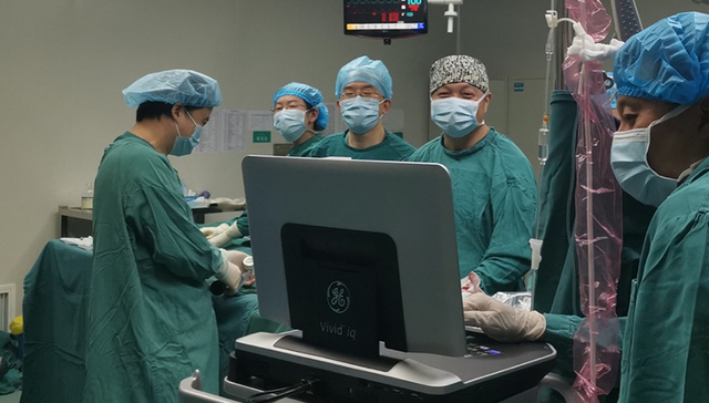 重庆首例：4D超声引导，完成肺动脉瓣球囊扩张