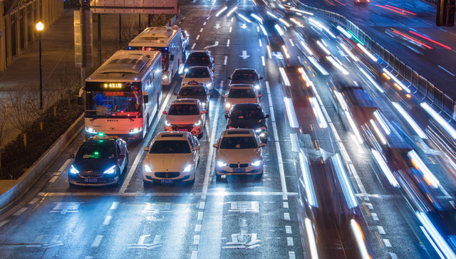 “停车难”限制海口夜市发展，专家市民提建议