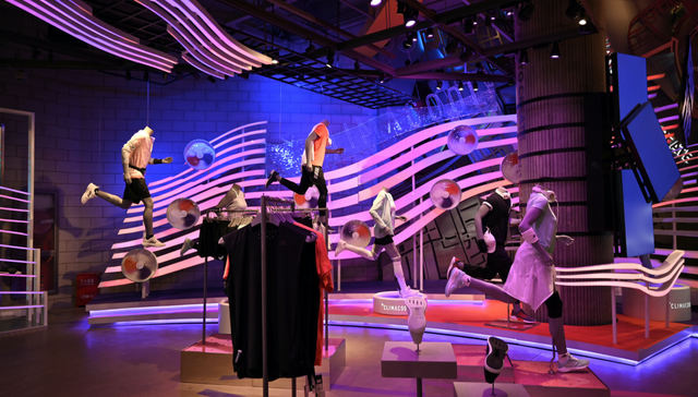 彪马,阿迪达斯,耐克